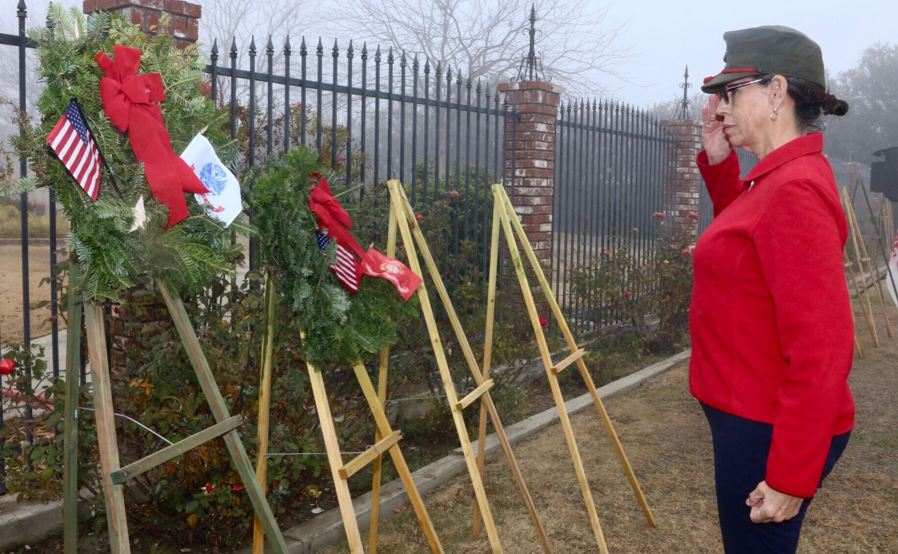 121922-han-photo-cemetery-wreath-7